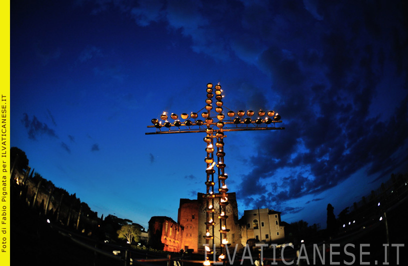 Venerdì Santo Passione del Signore: Via Crucis presieduta dal Santo Padre Francesco