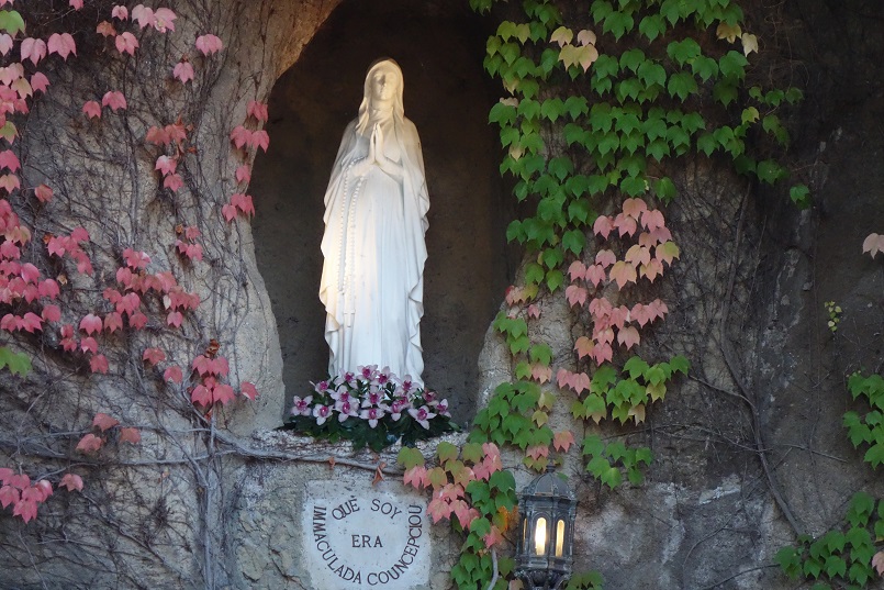 La Grotta della Madonna di Lourdes nei Giardini Vaticani - Il Vaticanese.it