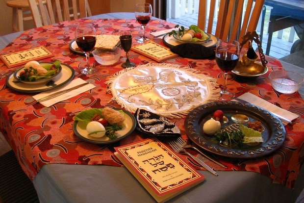 La tavola per la festa di Pesach, la Pasqua ebraica