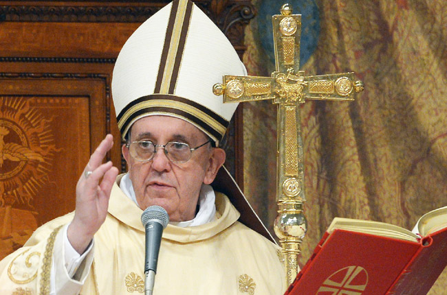 papa-francesco-ruolo-sacerdoti-vaticanese