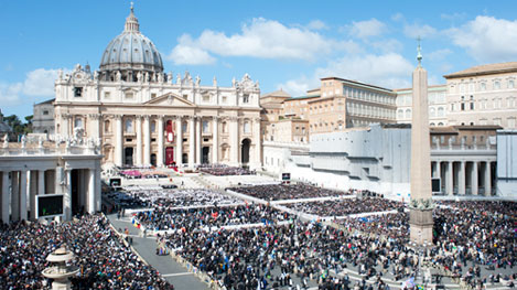 Piazza San Pietro gremita di fedeli nel giorno di inizio Pontificato di Papa Francesco