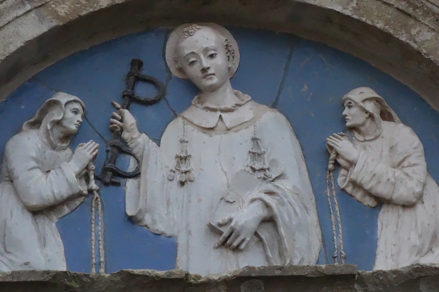Lunetta realizzata dai ceramisti Della Robbia - Facciata della Basilica di S. Cristina a  Bolsena dove l'ostia trasudò sangue nel 303-4 d.C. - Foto Il Vaticanese.it