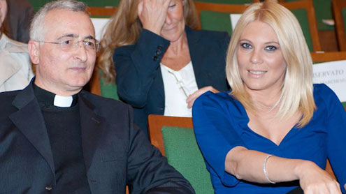 mons-renzo-giuliano-eleonora-daniele Mons. Renzo Giuliano e La Conduttrice Eleonora Daniele - medaglie D'Oro Maison des Artistes