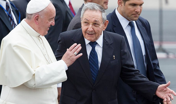 papa-francesco-e-raul-castro